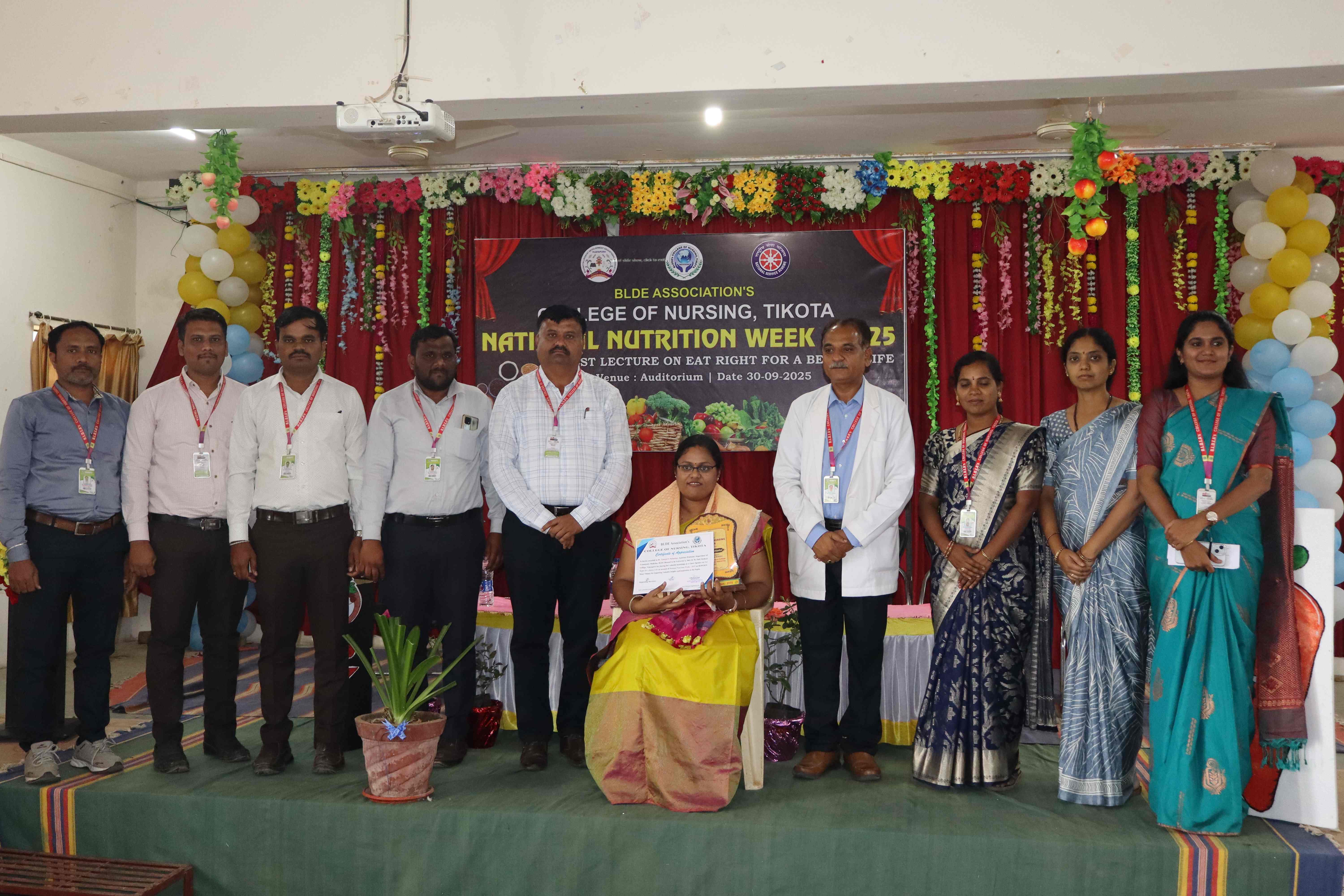 ಉತ್ತಮ ಜೀವನಕ್ಕಾಗಿ ಸರಿಯಾದ ಆಹಾರ ಎಂಬ ಥೀಮ್ನಲ್ಲಿ ಪೌಷ್ಟಿಕತೆ ಪ್ರದರ್ಶನ ಮತ್ತು ಉತ್ತಮ ಜೀವನಕ್ಕಾಗಿ ಸರಿಯಾದ ಆಹಾರ ಉಪನ್ಯಾಸ